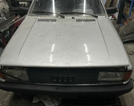 Серый Ауди 80, объемом двигателя 1.8 л и пробегом 3 тыс. км за 440 $, фото 1 на Automoto.ua