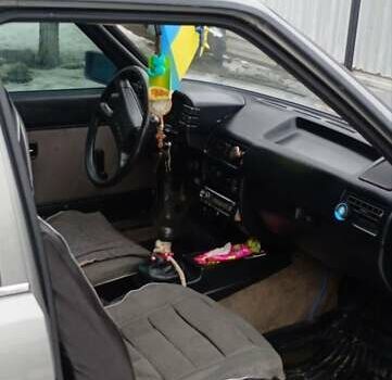 Серый Ауди 80, объемом двигателя 1.6 л и пробегом 320 тыс. км за 1200 $, фото 1 на Automoto.ua