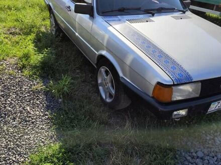 Ауді 80 1986 у Ужгороді на Automoto.ua Сірий Ауді 80, об'ємом двигуна 1.8 л та пробігом 300 тис. км за 1500 $, фото 1 на Automoto.ua