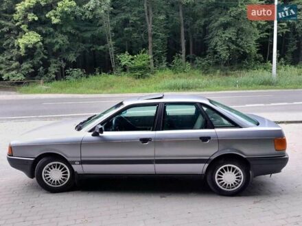 Ауді 80 1987 у Кременце на Automoto.ua Сірий Ауді 80, об'ємом двигуна 1.8 л та пробігом 391 тис. км за 1950 $, фото 1 на Automoto.ua