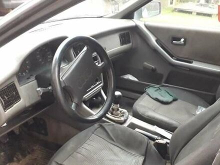 Серый Ауди 80, объемом двигателя 1.8 л и пробегом 350 тыс. км за 1950 $, фото 1 на Automoto.ua