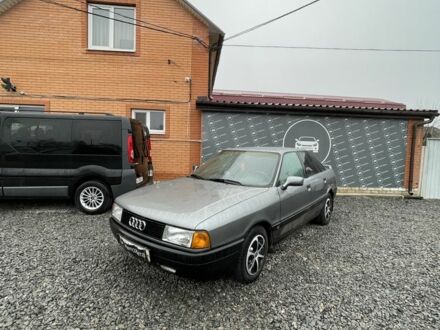 Серый Ауди 80, объемом двигателя 1.8 л и пробегом 300 тыс. км за 2300 $, фото 1 на Automoto.ua