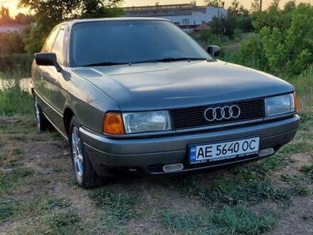 Ауді 80 1990 у Кривому Розі на Automoto.ua Сірий Ауді 80, об'ємом двигуна 1.8 л та пробігом 260 тис. км за 3200 $, фото 1 на Automoto.ua