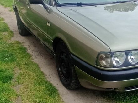 Серый Ауди 80, объемом двигателя 1.8 л и пробегом 266 тыс. км за 1400 $, фото 1 на Automoto.ua