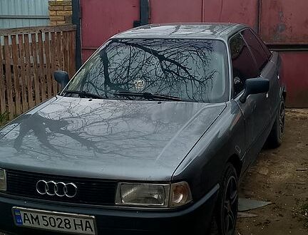 Ауди 80 1990 в Радомышле на Automoto.ua Серый Ауди 80, объемом двигателя 2 л и пробегом 300 тыс. км за 1600 $, фото 1 на Automoto.ua