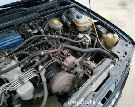 Синий Ауди 80, объемом двигателя 1.8 л и пробегом 230 тыс. км за 1799 $, фото 5 на Automoto.ua