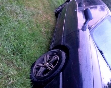 Синий Ауди 80, объемом двигателя 1.8 л и пробегом 374 тыс. км за 1600 $, фото 1 на Automoto.ua