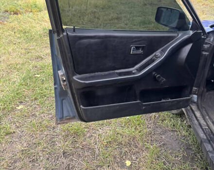 Синий Ауди 80, объемом двигателя 1.8 л и пробегом 300 тыс. км за 1100 $, фото 5 на Automoto.ua