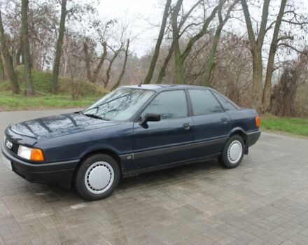 Синий Ауди 80, объемом двигателя 1.8 л и пробегом 200 тыс. км за 1900 $, фото 1 на Automoto.ua