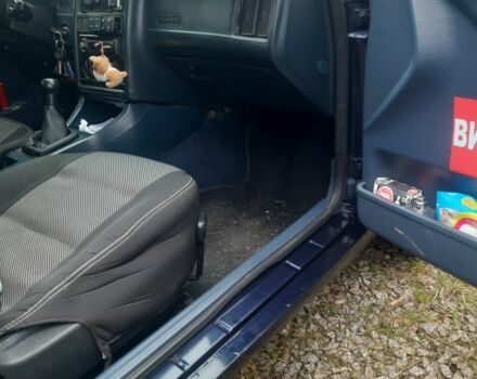 Синий Ауди 80, объемом двигателя 1.8 л и пробегом 422 тыс. км за 2000 $, фото 6 на Automoto.ua