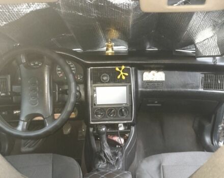 Синий Ауди 80, объемом двигателя 1.8 л и пробегом 300 тыс. км за 2000 $, фото 4 на Automoto.ua