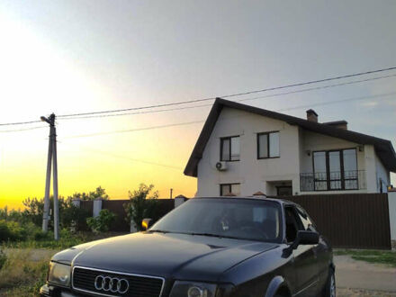 Синий Ауди 80, объемом двигателя 1.8 л и пробегом 322 тыс. км за 1800 $, фото 1 на Automoto.ua