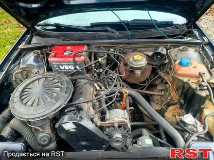 Синий Ауди 80, объемом двигателя 1.8 л и пробегом 0 тыс. км за 1800 $, фото 1 на Automoto.ua