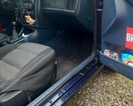 Синий Ауди 80, объемом двигателя 1.8 л и пробегом 422 тыс. км за 2000 $, фото 1 на Automoto.ua