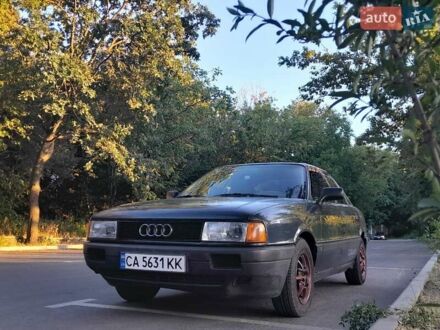 Синий Ауди 80, объемом двигателя 1.8 л и пробегом 295 тыс. км за 1900 $, фото 1 на Automoto.ua