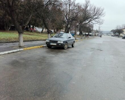 Зеленый Ауди 80, объемом двигателя 1.8 л и пробегом 188 тыс. км за 1500 $, фото 7 на Automoto.ua