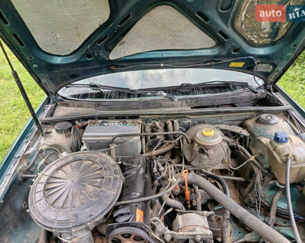 Зеленый Ауди 80, объемом двигателя 1.99 л и пробегом 300 тыс. км за 3750 $, фото 4 на Automoto.ua