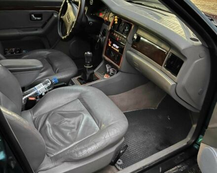 Зеленый Ауди 80, объемом двигателя 2 л и пробегом 300 тыс. км за 3500 $, фото 3 на Automoto.ua