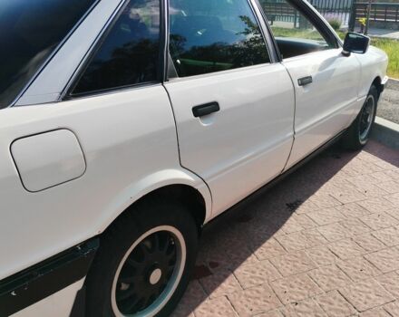 Белый Ауди 90, объемом двигателя 2 л и пробегом 400 тыс. км за 800 $, фото 4 на Automoto.ua