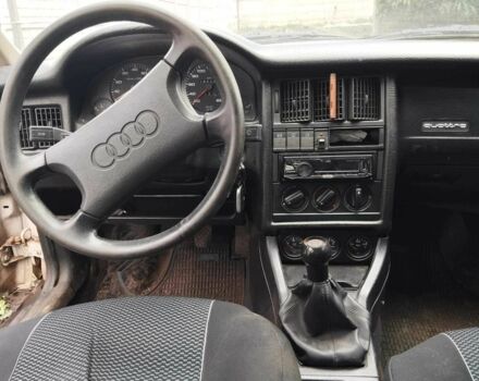 Белый Ауди 90, объемом двигателя 2.2 л и пробегом 200 тыс. км за 1187 $, фото 3 на Automoto.ua