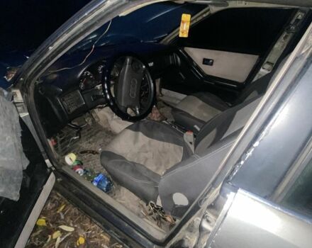 Серый Ауди 90, объемом двигателя 2 л и пробегом 450 тыс. км за 475 $, фото 4 на Automoto.ua