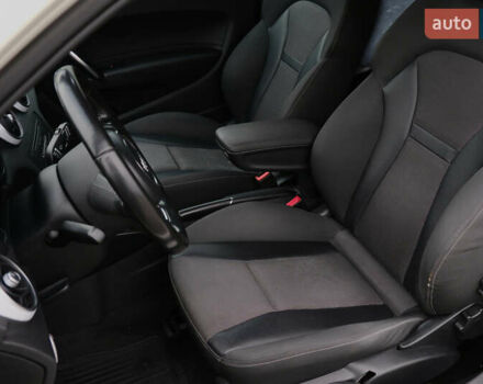 Белый Ауди А1, объемом двигателя 1.39 л и пробегом 167 тыс. км за 9300 $, фото 15 на Automoto.ua