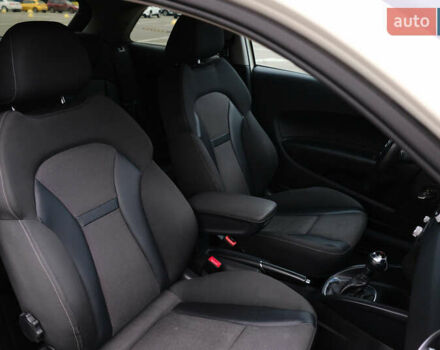 Белый Ауди А1, объемом двигателя 1.39 л и пробегом 167 тыс. км за 9300 $, фото 17 на Automoto.ua