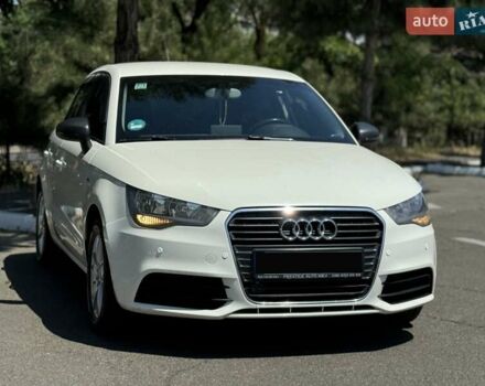 Белый Ауди А1, объемом двигателя 1.39 л и пробегом 144 тыс. км за 10299 $, фото 2 на Automoto.ua