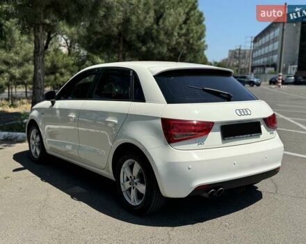 Белый Ауди А1, объемом двигателя 1.39 л и пробегом 144 тыс. км за 10299 $, фото 6 на Automoto.ua