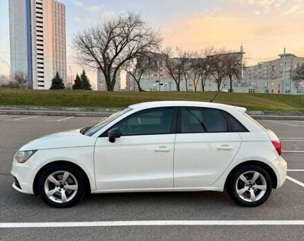Белый Ауди А1, объемом двигателя 1.39 л и пробегом 127 тыс. км за 9000 $, фото 1 на Automoto.ua
