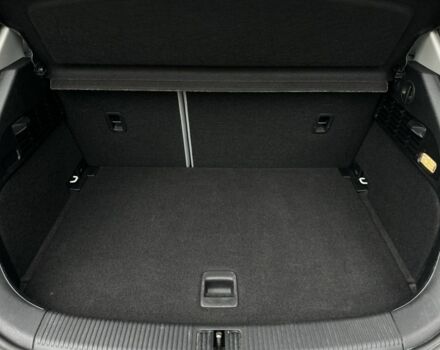 Білий Ауді А1, об'ємом двигуна 1.6 л та пробігом 229 тис. км за 8500 $, фото 9 на Automoto.ua