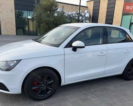 Білий Ауді А1, об'ємом двигуна 1.39 л та пробігом 111 тис. км за 9600 $, фото 2 на Automoto.ua