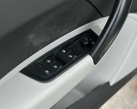 Білий Ауді А1, об'ємом двигуна 1.6 л та пробігом 229 тис. км за 8500 $, фото 12 на Automoto.ua