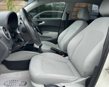 Білий Ауді А1, об'ємом двигуна 1.6 л та пробігом 229 тис. км за 8500 $, фото 13 на Automoto.ua