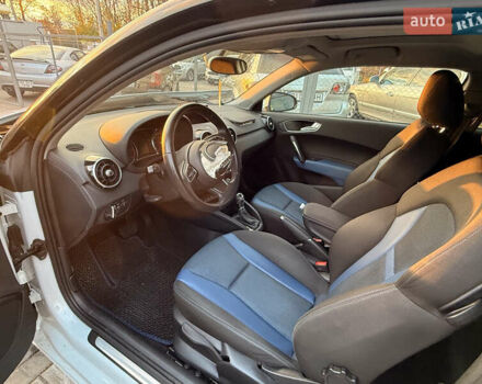 Білий Ауді А1, об'ємом двигуна 1.6 л та пробігом 35 тис. км за 5800 $, фото 8 на Automoto.ua