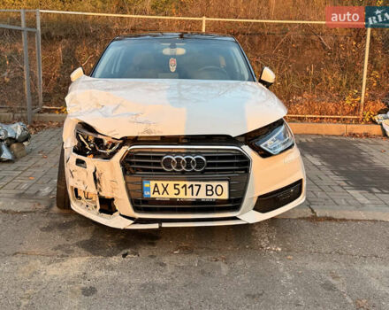 Білий Ауді А1, об'ємом двигуна 1.6 л та пробігом 35 тис. км за 5800 $, фото 4 на Automoto.ua