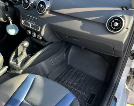 Білий Ауді А1, об'ємом двигуна 1.6 л та пробігом 35 тис. км за 16000 $, фото 14 на Automoto.ua