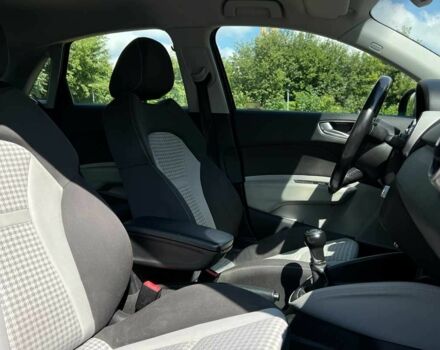 Черный Ауди А1, объемом двигателя 1.6 л и пробегом 209 тыс. км за 9750 $, фото 19 на Automoto.ua