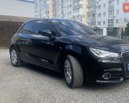 Черный Ауди А1, объемом двигателя 1.6 л и пробегом 227 тыс. км за 8500 $, фото 4 на Automoto.ua