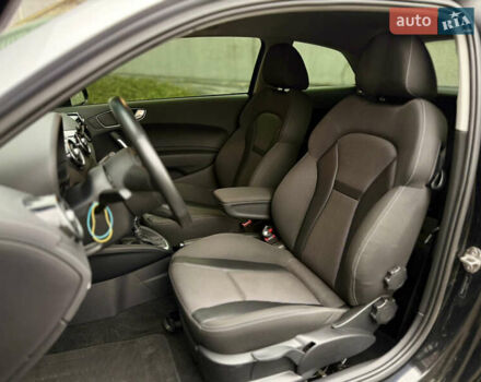 Черный Ауди А1, объемом двигателя 1.6 л и пробегом 51 тыс. км за 15500 $, фото 14 на Automoto.ua