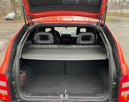 Красный Ауди А2, объемом двигателя 1.4 л и пробегом 238 тыс. км за 4000 $, фото 6 на Automoto.ua