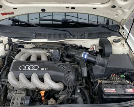 Белый Ауди А3, объемом двигателя 1.8 л и пробегом 300 тыс. км за 2200 $, фото 4 на Automoto.ua