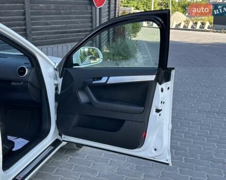 Білий Ауді А3, об'ємом двигуна 1.8 л та пробігом 193 тис. км за 9800 $, фото 34 на Automoto.ua