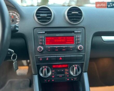 Білий Ауді А3, об'ємом двигуна 1.39 л та пробігом 165 тис. км за 9999 $, фото 18 на Automoto.ua