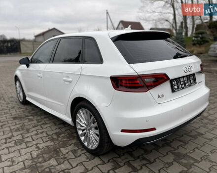 Белый Ауди А3, объемом двигателя 1.4 л и пробегом 278 тыс. км за 11999 $, фото 10 на Automoto.ua