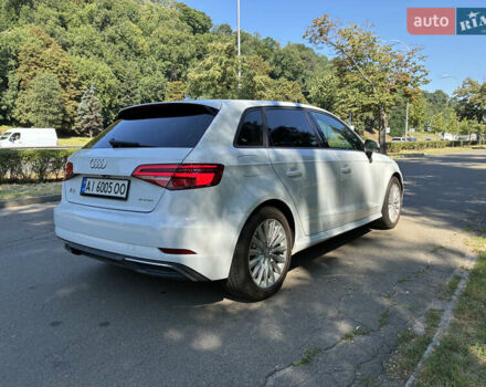 Белый Ауди А3, объемом двигателя 1.4 л и пробегом 112 тыс. км за 20000 $, фото 11 на Automoto.ua