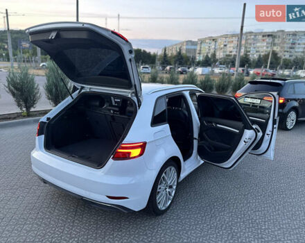 Белый Ауди А3, объемом двигателя 1.4 л и пробегом 70 тыс. км за 19300 $, фото 60 на Automoto.ua