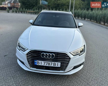 Белый Ауди А3, объемом двигателя 1.4 л и пробегом 70 тыс. км за 19300 $, фото 1 на Automoto.ua