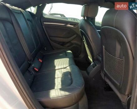 Белый Ауди А3, объемом двигателя 1.8 л и пробегом 35 тыс. км за 2000 $, фото 9 на Automoto.ua