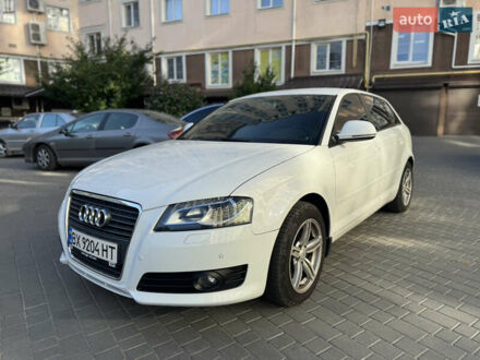 Белый Ауди А3, объемом двигателя 1.6 л и пробегом 126 тыс. км за 8800 $, фото 1 на Automoto.ua